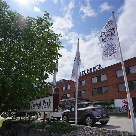 Hotel Haaga Park 4*